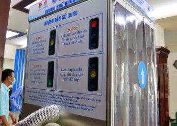 30 giây khử khuẩn với buồng toàn thân do TPHCM tự chế chống COVID-19