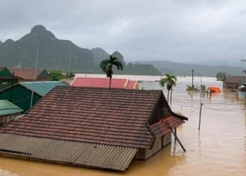 Mưa lũ lịch sử, Quảng Bình công bố đường dây nóng phòng chống thiên tai, cứu hộ cứu nạn