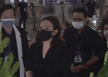 Xúc động trước những hình ảnh chưa từng công bố trong tang lễ cố nghệ sĩ Chí Tài tại Việt Nam