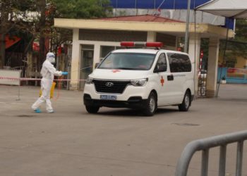 Sáng 13/4, 2 ca mắc COVID-19 tại TPHCM