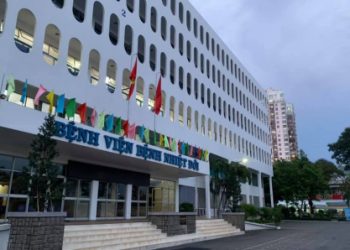 Bệnh viện Bệnh nhiệt đới TPHCM: 53 người dương tính SARS-CoV-2