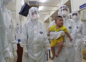 Những bà mẹ bất đắc dĩ của “thiên thần” 7 tháng tuổi ở Bệnh viện Trưng Vương