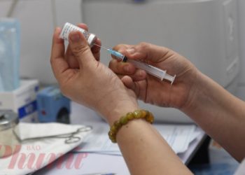 TPHCM: Người tiêm vắc xin COVID-19 phải theo dõi bảy ngày