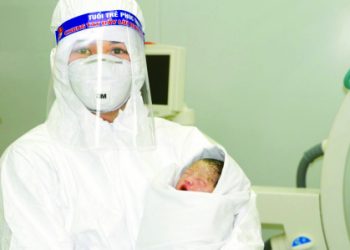 Những đứa trẻ chào đời từ người mẹ mắc COVID-19