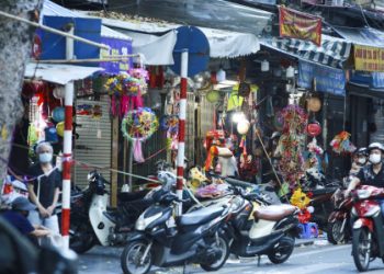 Hà Nội: Phố Hàng Mã tất bật, nhộn nhịp ngày cận Tết Trung thu