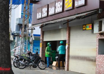 TPHCM: Quán xá còn e dè, dù đã được bán hàng mang đi