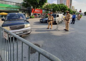 Hà Nội: Nhiều phương tiện phải quay đầu do không vào được “vùng đỏ”