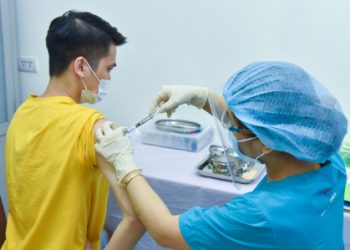 Vắc xin Việt và nỗi lo thiếu tình nguyện viên thử nghiệm