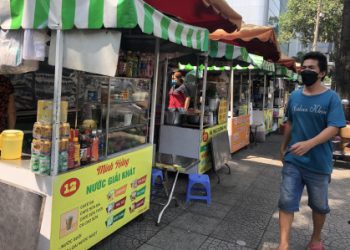 Tiểu thương quay lưng với ứng dụng bán hàng online