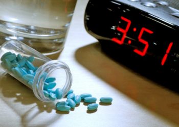 Tự uống thuốc trị mất ngủ, “cựu” F0 rơi vào trầm cảm